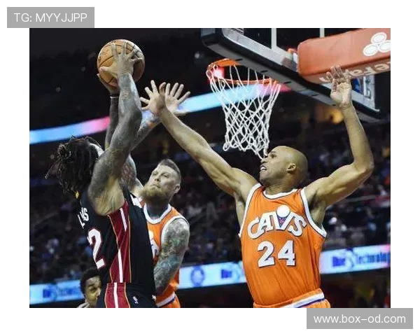 德里克·罗斯突破效率提升明显助力球队关键回合得分