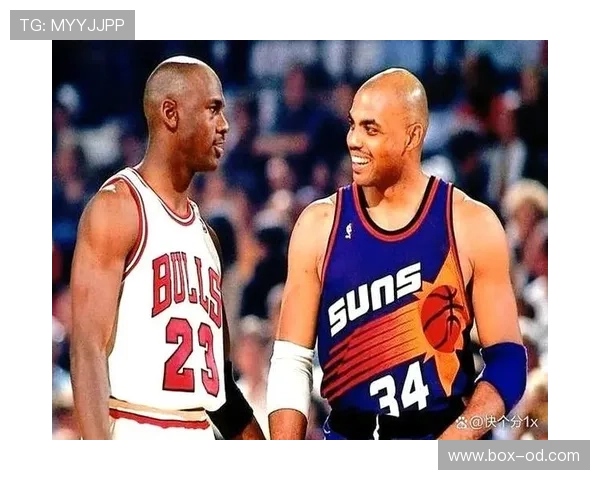 查尔斯·巴克利篮下强攻优于韦伯，提升球队内线冲击力